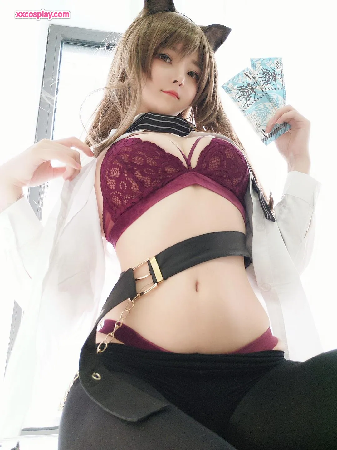 Yixiaoyangze: Seductive Skyfire Cosplay from Arknights